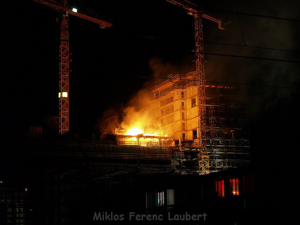 Feuer Baustelle 3ten Kranhauses Koeln Rheinauhafen P440.JPG